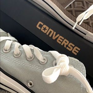 New- converse size 10mens or 12womens